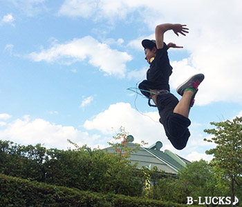 小泉玲雄のジャンプ写真